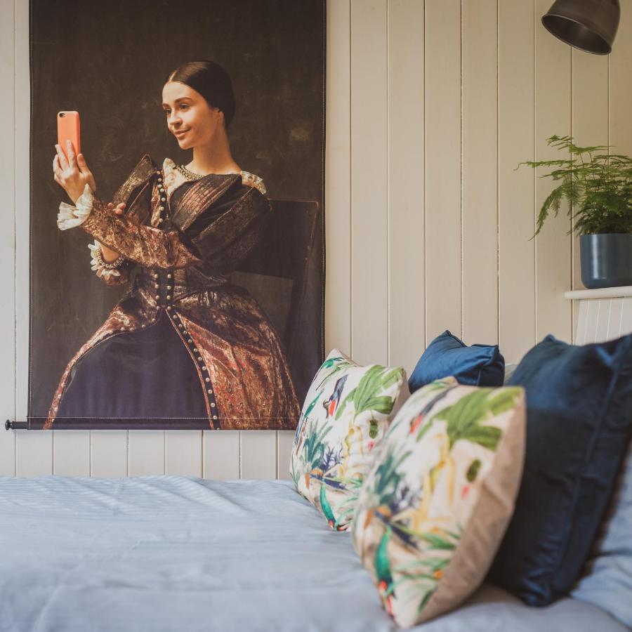 Hidden Wood Glamping And The Hideaway Cabin Warminster Exteriör bild