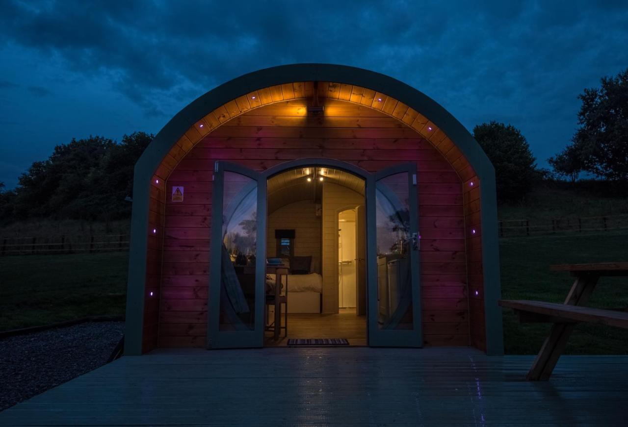 Hidden Wood Glamping And The Hideaway Cabin Warminster Exteriör bild
